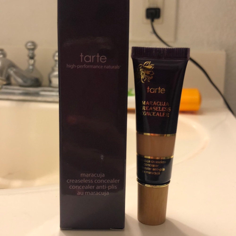 Tarte Maracuja creaseless concealer in “Tan-deep”
